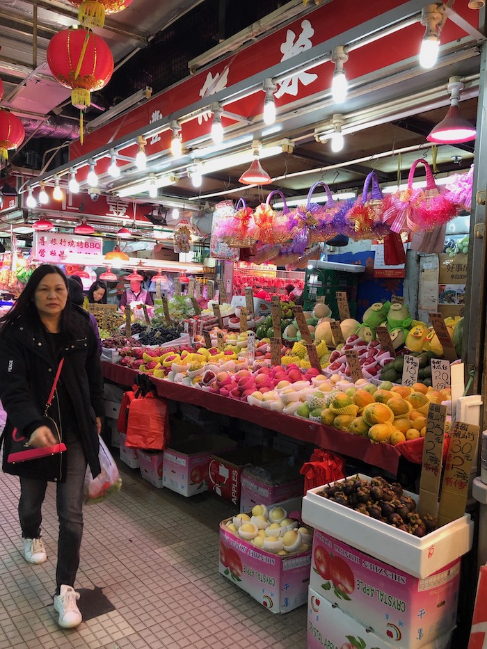 eat on a budget in hong kong