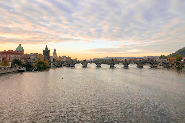 sunrise photography from charles bridge in praha