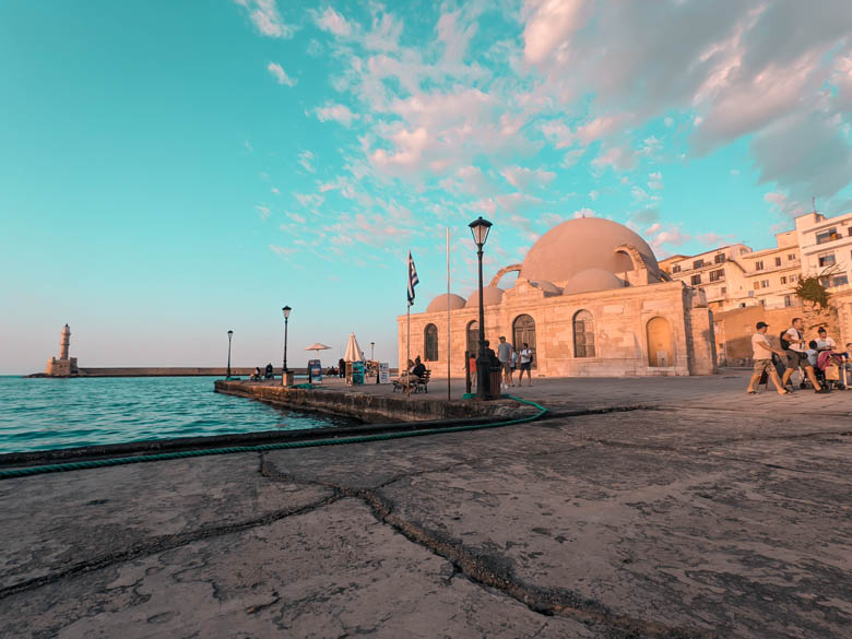 getting to chania harbour by public transport, taxis or walking