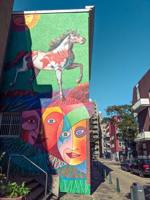 colourful unicorn street graffit in rotterdam